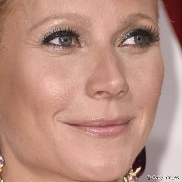 Gwyneth Paltrou real?ou os olhos com esfumado de sombra cinza